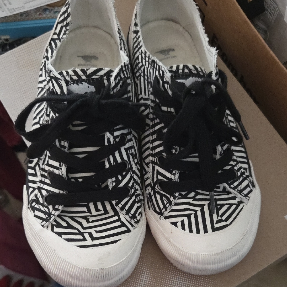 Black and White Patterned Women's Sneakers